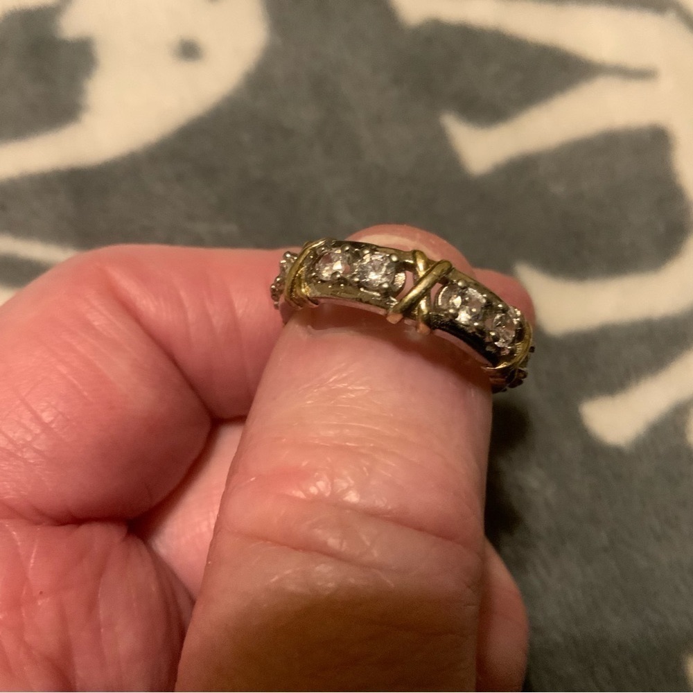 S925 / gold toned accent. CZ band ring. Size 9.